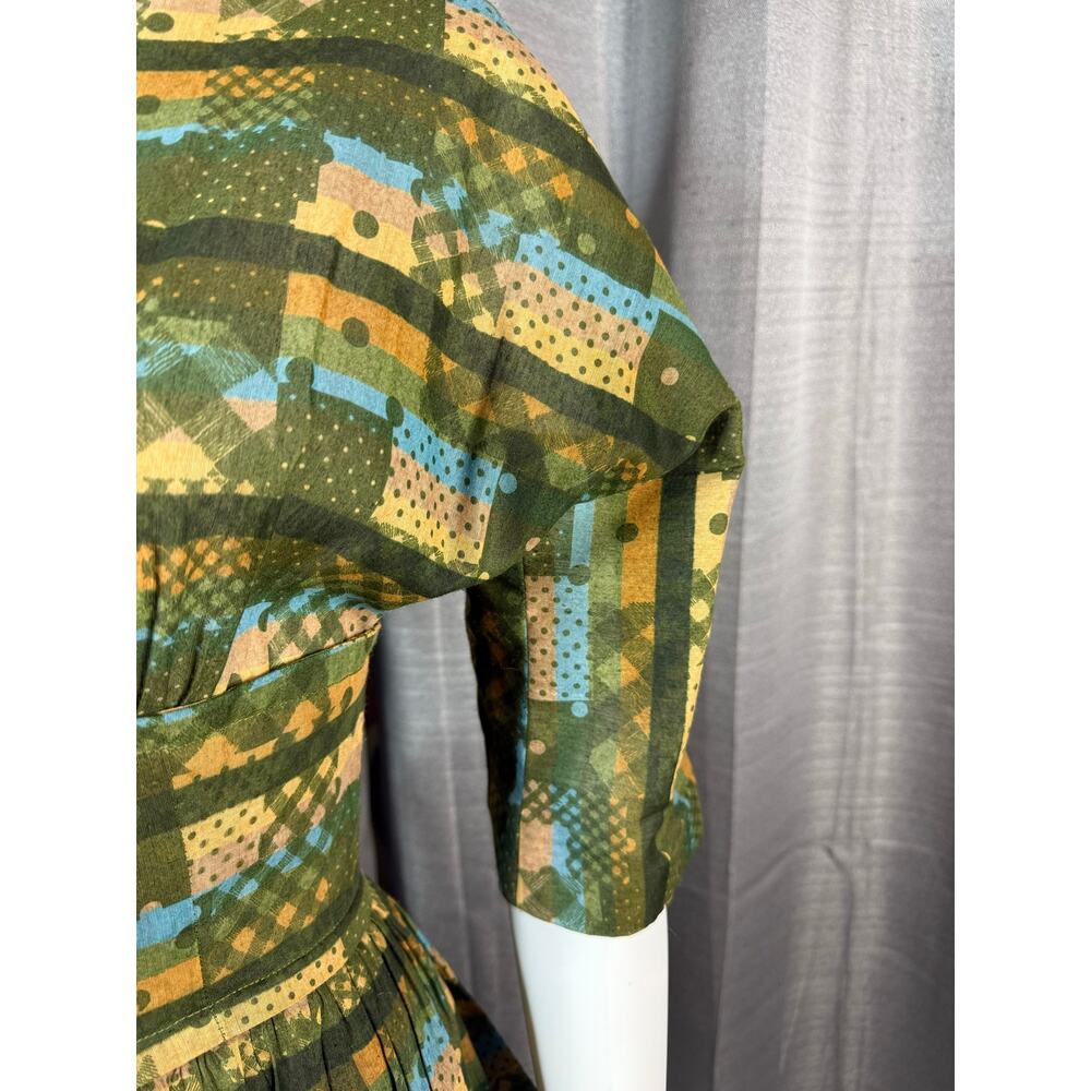 Vintage Moss Green Novelty Print Cotton Day Dress - Picture 4 of 8
